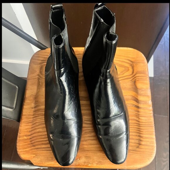 Zara Black Leather Chelsea Boots – Sleek, Stylish, & Versatile - Picture 1 of 5